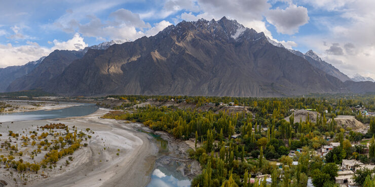 Meet Curtin in Pakistan