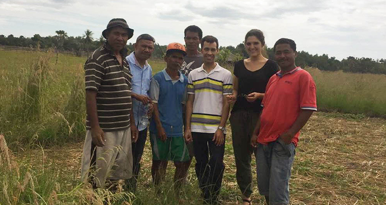 Neugebauer with subsistence farmers and members of the Ministry for Agriculture and Fisheries in Oecusse.