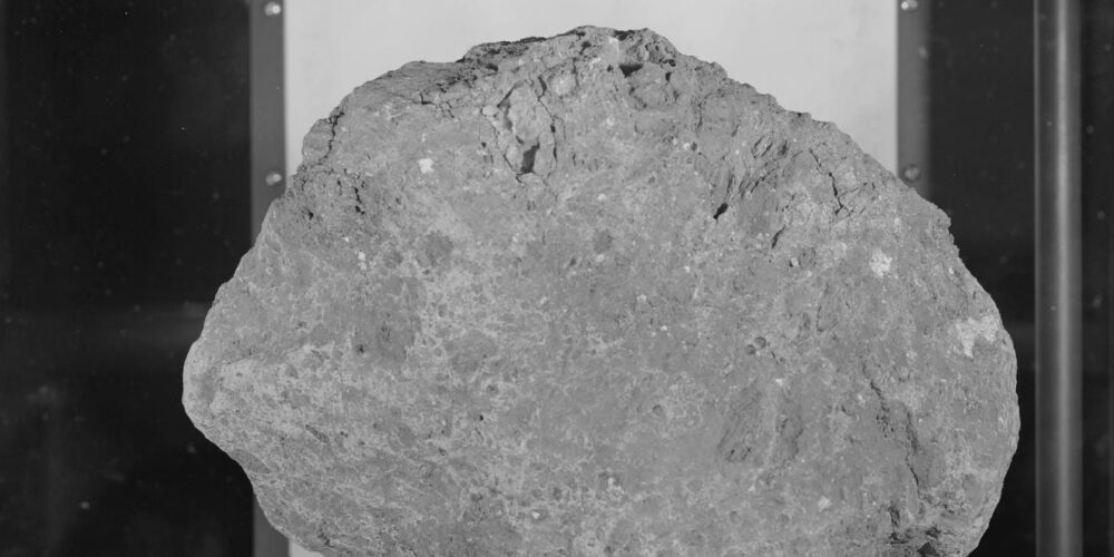 Image for Curtin study suggests moon rocks sent there from Earth by ancient asteroid