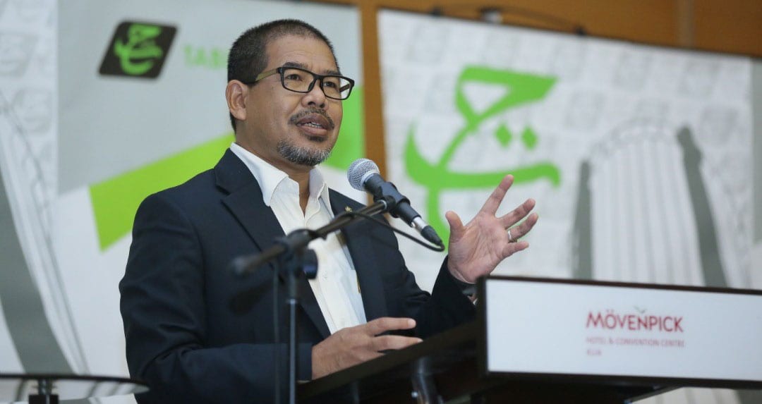 Image for Muslims save for holy pilgrimage with help from Curtin grad