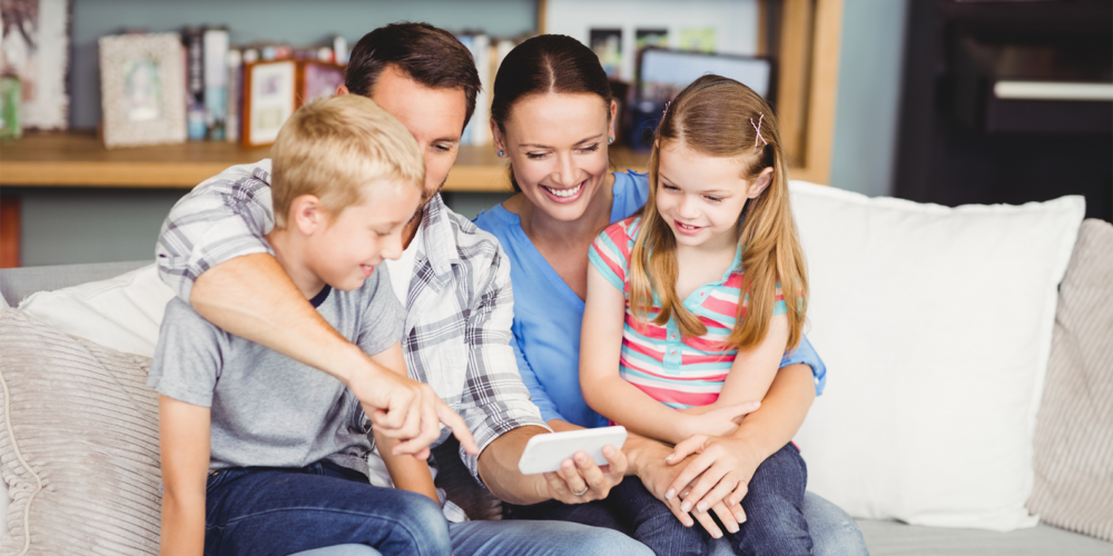 Curtin study finds mobile devices a lifeline for families during lockdowns