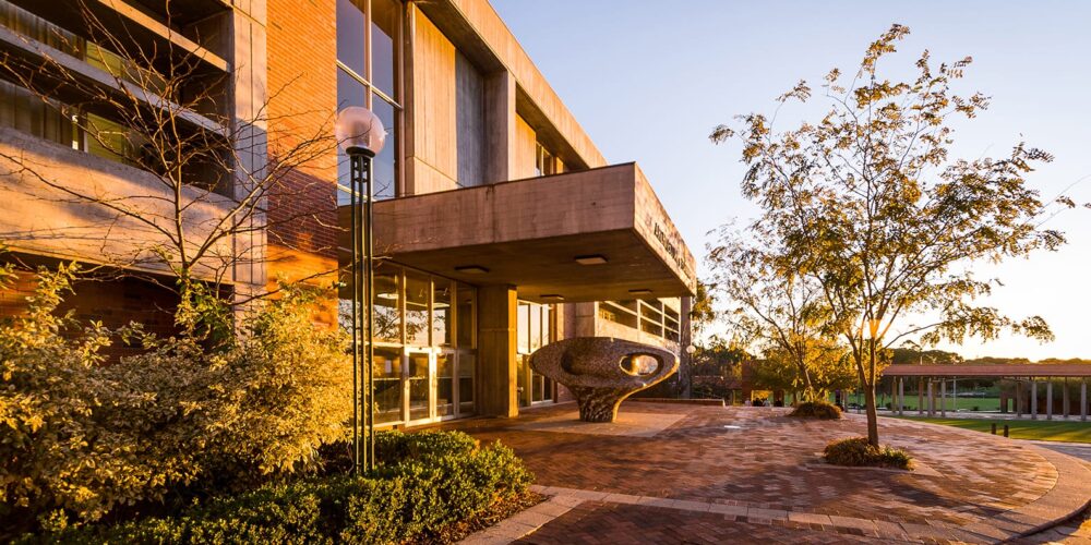 Renowned Curtin astronomer leads Premier’s Science Awards nominations