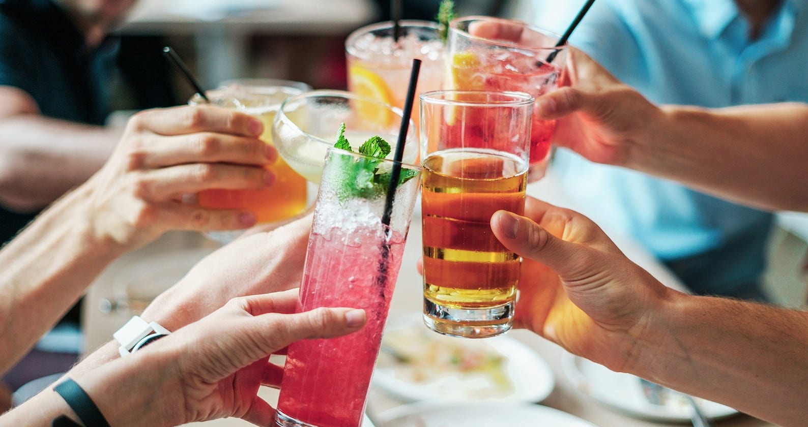 Image for New report exposes ‘pink and pretty’ alcohol marketing tactics to women