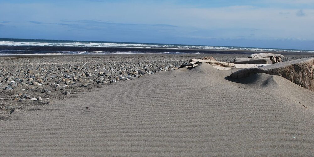 Image for Curtin study finds Australian beach sand originated in Antarctica