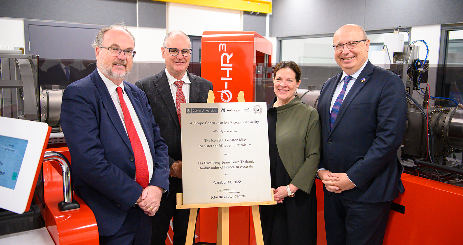World-class research instrument takes up new home at Curtin