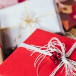 How to host a successful Friends-mas party