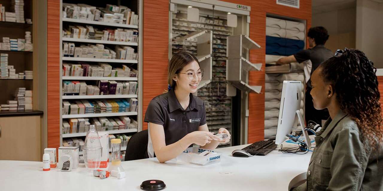 Female pharmacy student in Curtin pharmacy