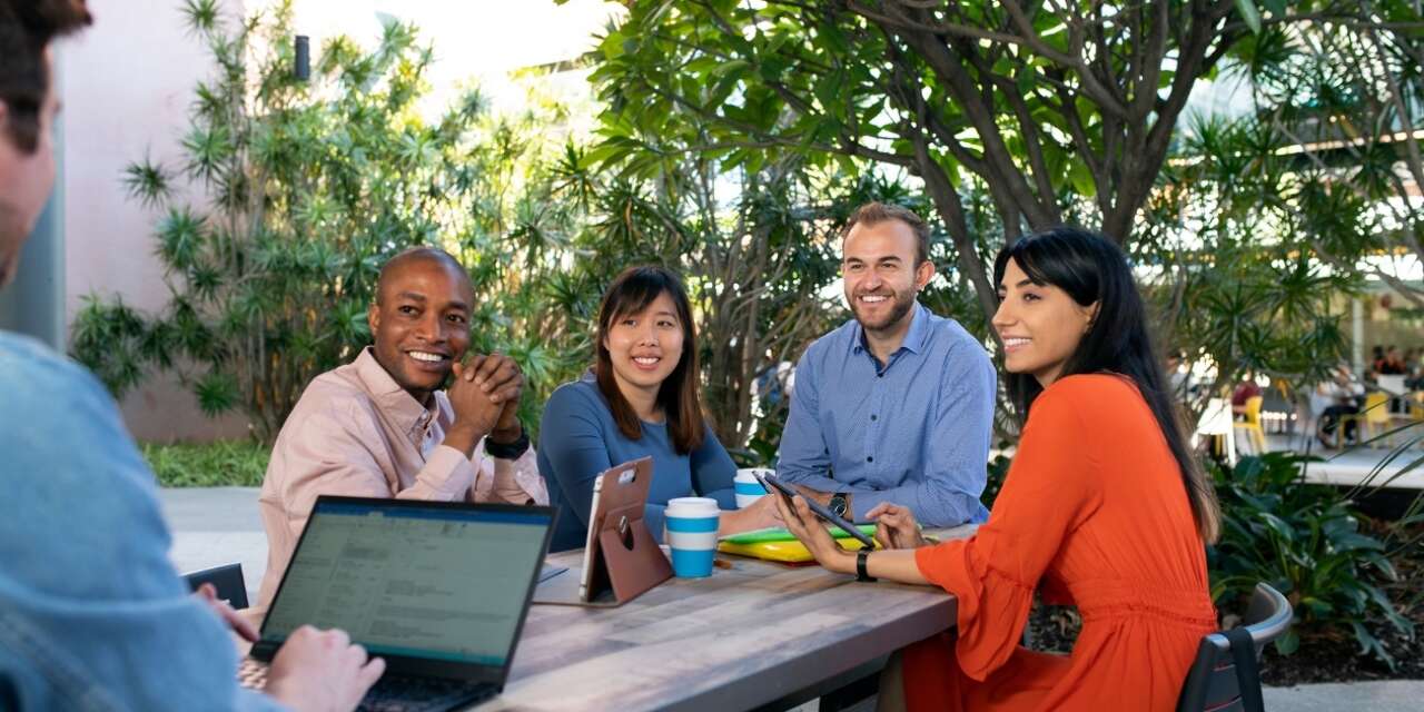 Students in Management HQ